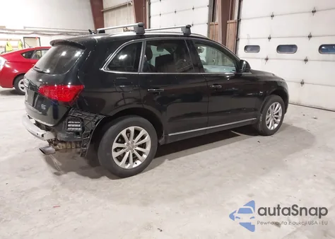 2015 Audi Q5 2.0T Premium z USA, uszkodzony, nr VIN WA1LFAFP5FA075490